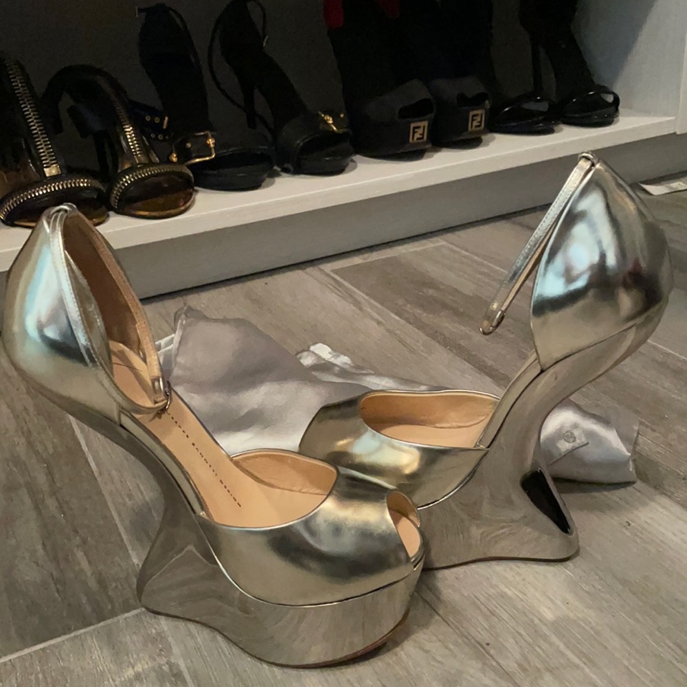 Giuseppe zanotti silver sculpted wedge platform